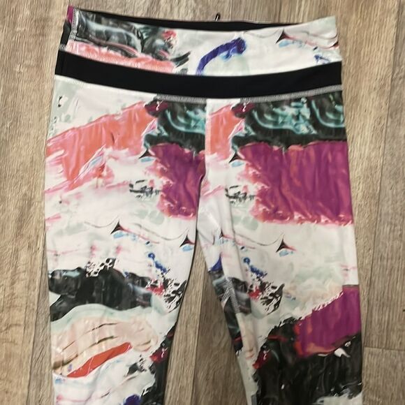 Lululemon Run Crop Legging size 4 Inspire Multi Pigment Wave - Picture 3 of 6